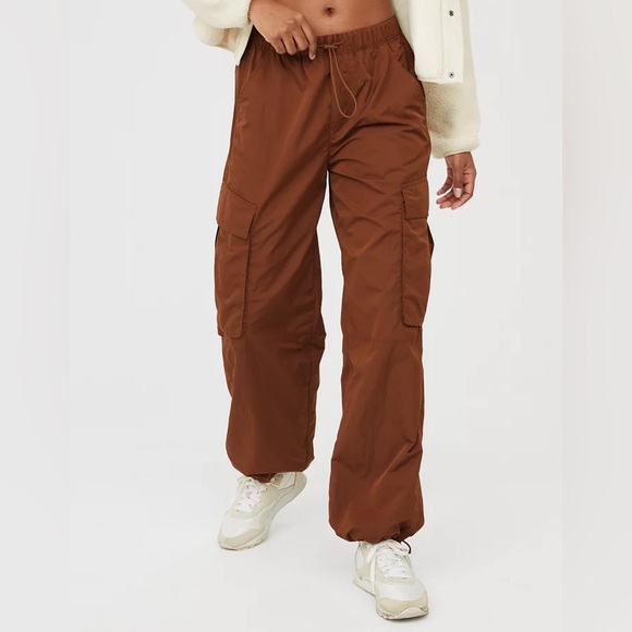 aerie Pants - Offline Aerie Baggy Cargo Parachute Pants XL Short Brown Elastic Lightweight NWT